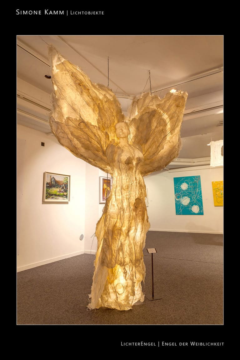 simone kamm, simone-kamm-lichtobjekte, engel der weiblichkeit